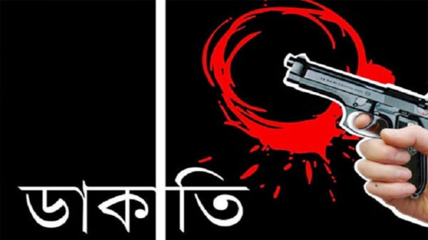 র‌্যাব পরিচয়ে ডাকাতি: ৬ লাখ টাকার মালামাল লুট