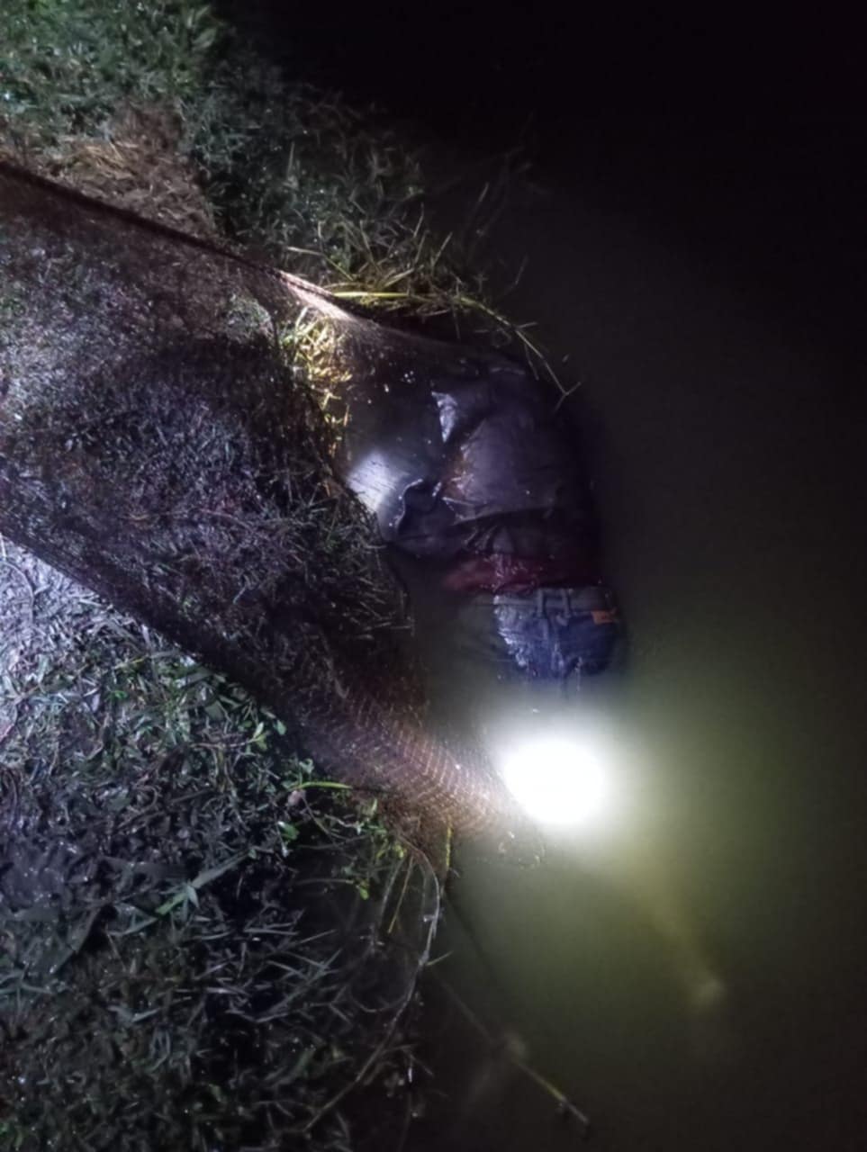 সোনারগাঁয়ে নির্মাণাধীন ইন্ডাস্ট্রিজের পুকুর থেকে নিরাপত্তা কর্মীর লাশ উদ্ধার