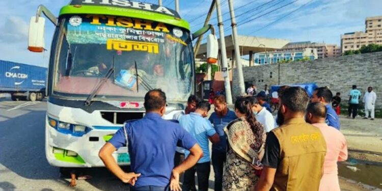 সোনারগাঁয়ে পরিবেশ দূষণের অভিযোগে চার যানবহনকে জরিমানা