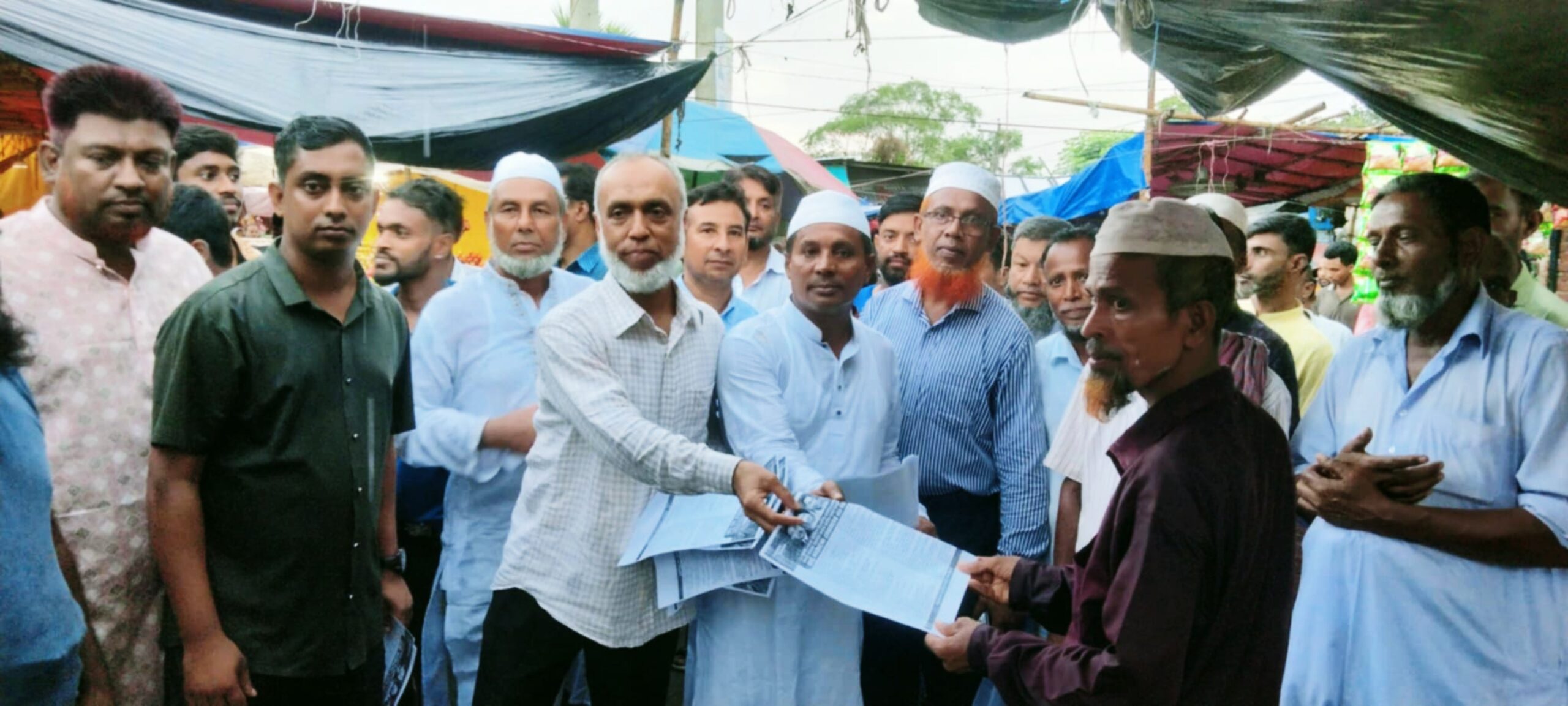 সোনারগাঁয়ে বিএনপির ৩১ দফা বাস্তবায়নে লিফলেট বিতরণ করলেন আল মুজাহিদ মল্লিক