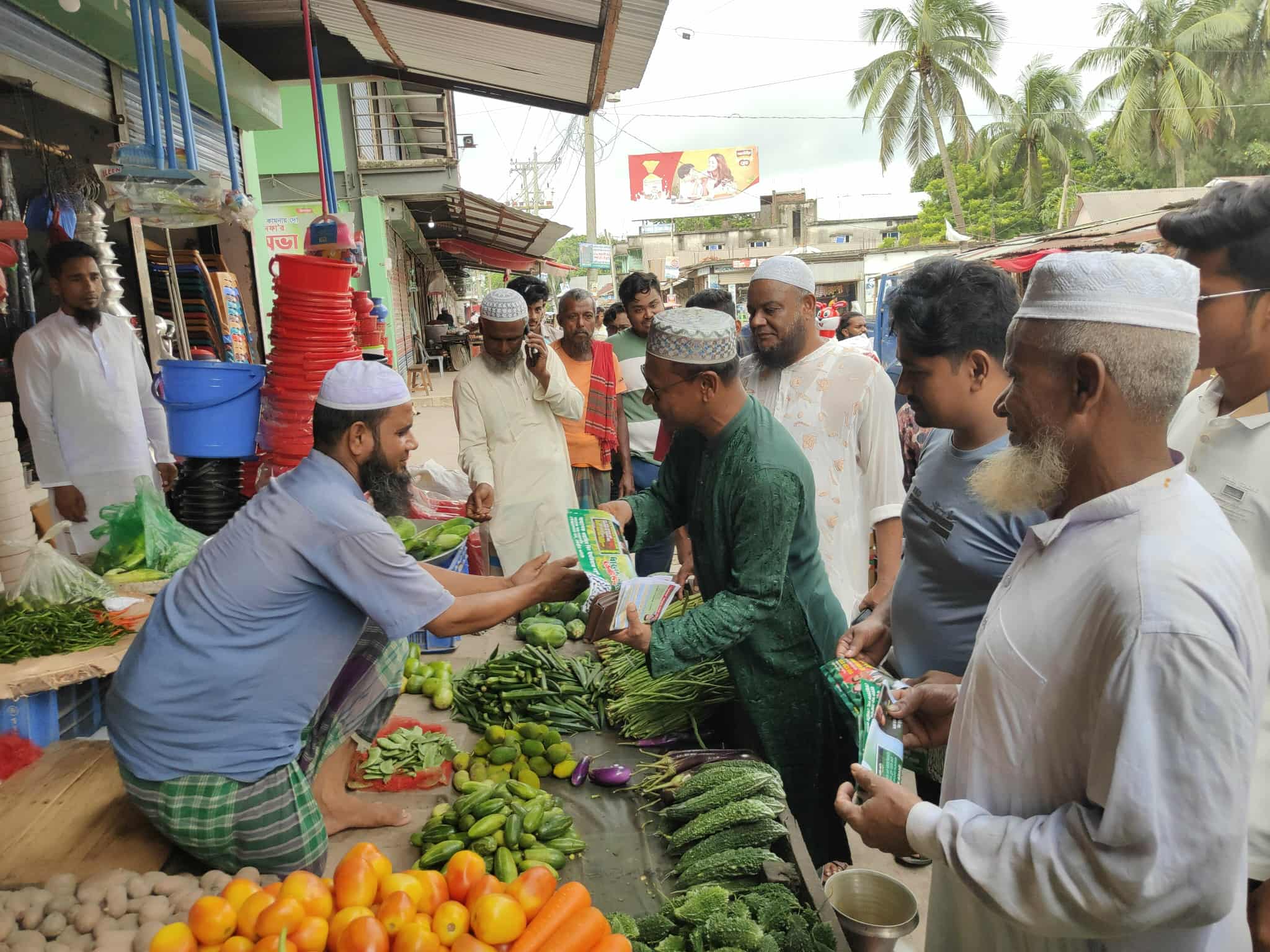 সোনারগাঁয়ে ছাত্রদলের উদ্যোগে ৩১ দফা বাস্তবায়নে গণসংযোগ ও লিফলেট বিতরণ