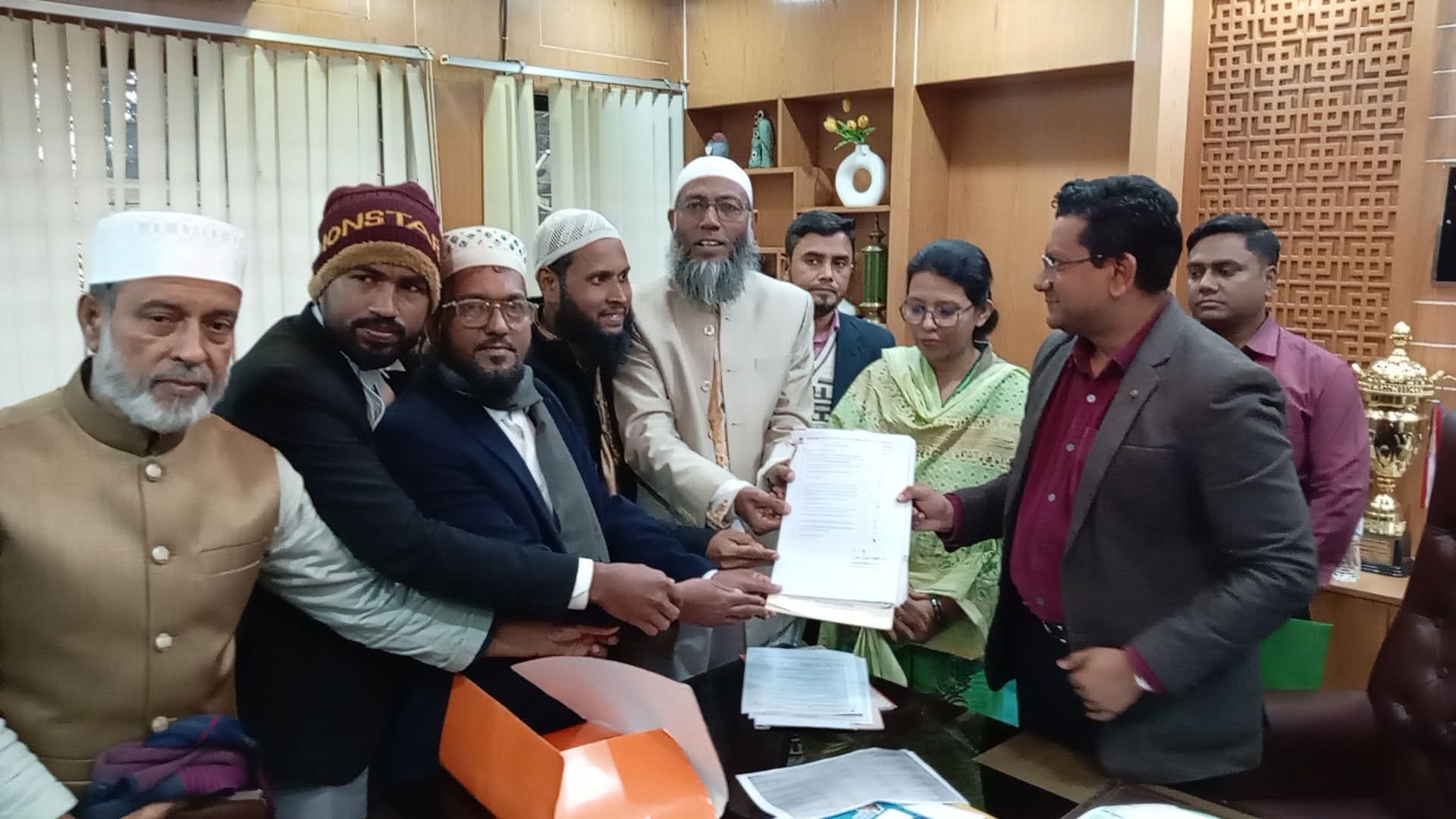 মনোনয়নপত্র জমা দিলেন জামায়েত নেতা ড. ইকবাল হোসেন