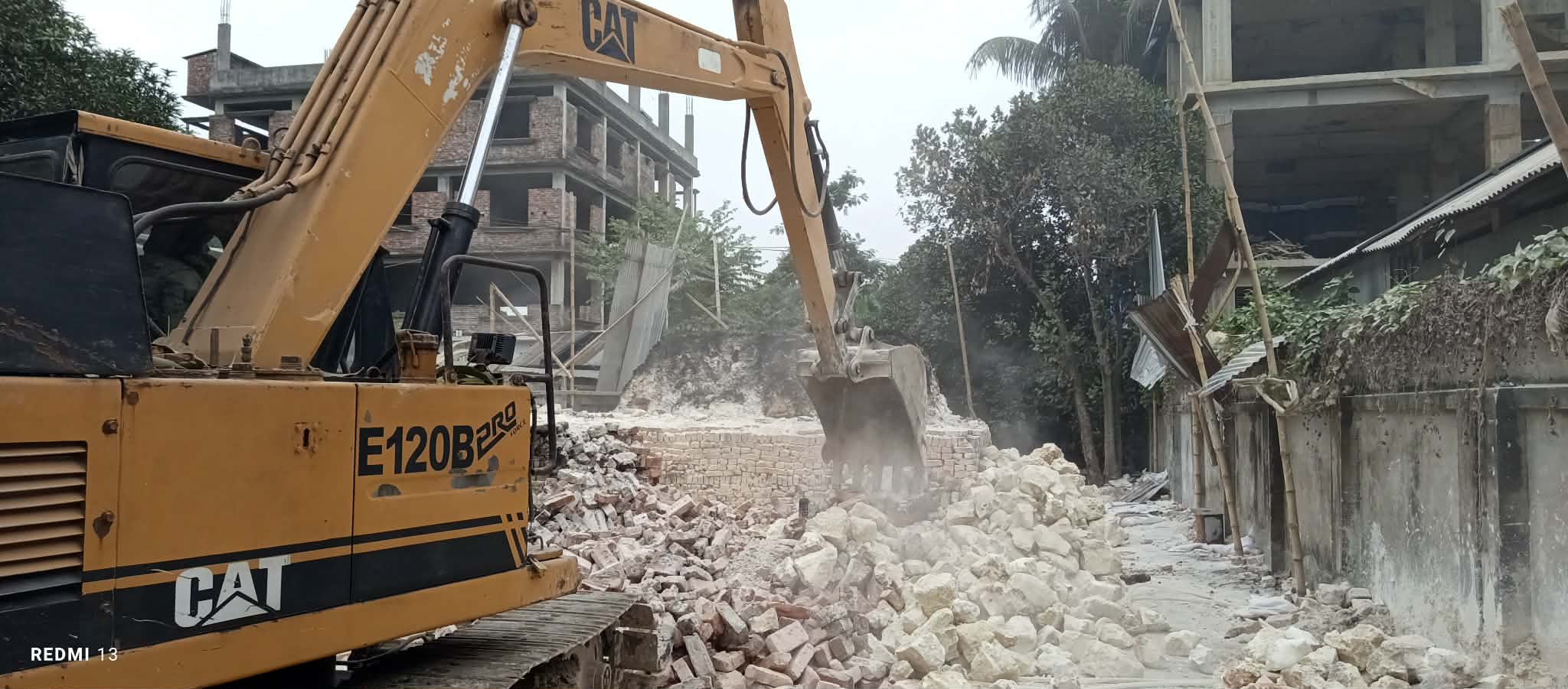 সোনারগাঁয়ে তিতাসের অভিযান: ২টি চুনা কারখানা গুঁড়িয়ে দেওয়া, অবৈধ গ্যাস সংযোগ বিচ্ছিন্ন ও জরিমানা