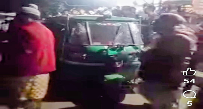 সোনারগাঁয়ে মোটরসাইকেলের ধাক্কায় নারী নিহত, চালক আটক