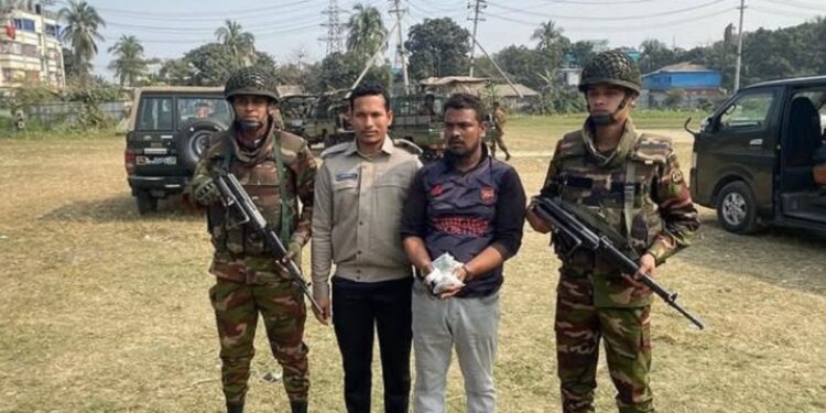 সোনারগাঁয়ে যৌথ বাহিনীর অভিযানে হেরোইন ও গাজাসহ আটক এক