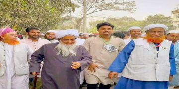 খেলাফত আন্দোলনের এমপি প্রার্থীর পক্ষে বটগাছ প্রতীকে ভোট চাইলেন পীর সাহেব, মধুপুরে গণসংযোগ