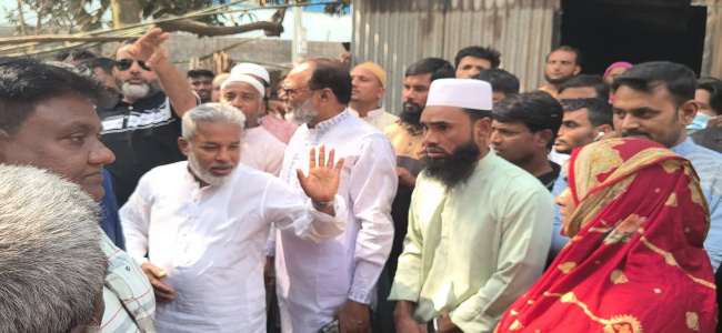 ইসলামপুরে অগ্নিকাণ্ডে ক্ষতিগ্রস্তদের পাশে এমপি মান্নান, সহায়তার আশ্বাস