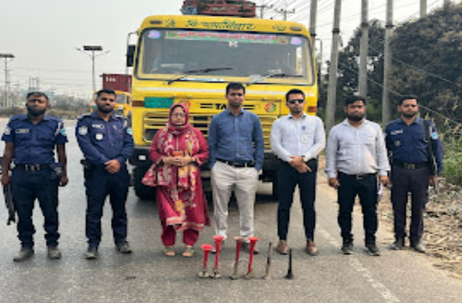 সোনারগাঁয়ে শব্দ দুষণের অভিযোগে দুটি যানবাহনকে দুই হাজার টাকা জরিমানা