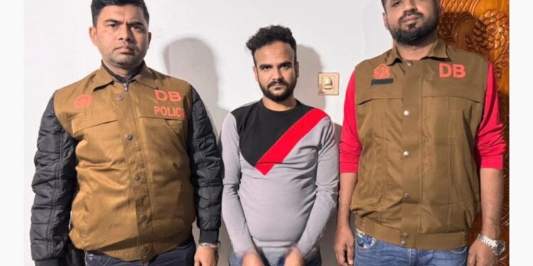 সোনারগাঁয়ে ডাকাত সর্দার সাদ্দামকে আদালতে প্রেরণ