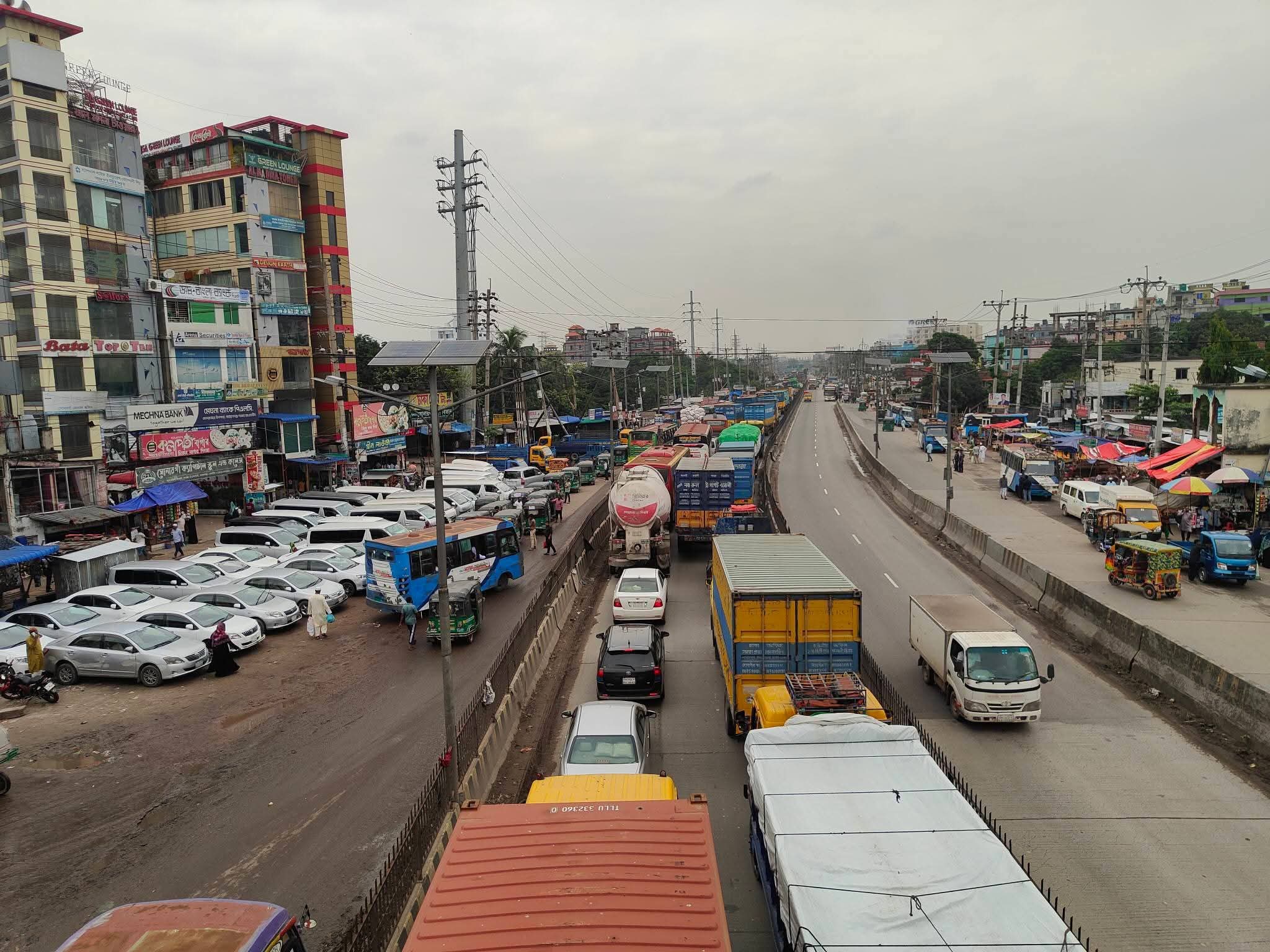 দিনভর যানজটে নাকাল ঢাকাগামী যাত্রীরা