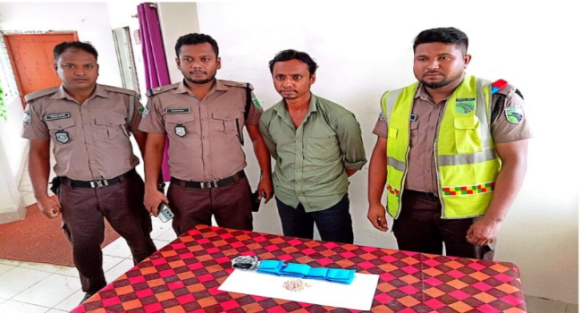সোনারগাঁয়ে ২ হাজার পিস ইয়াবাসহ বাস চালক গ্রেফতার