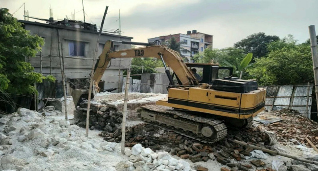 সোনারগাঁয়ে ৪ চুনা কারখানা গুড়িয়ে দিল তিতাস, পাঁচ হাজার টাকা জরিমানা