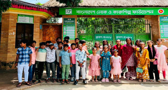শিক্ষাসফরে সোনারগাঁও জাদুঘর ও পানাম নগরী ঘুরে দেখল বরাব সরকারি প্রাথমিক বিদ্যালয়ের শিক্ষার্থীরা