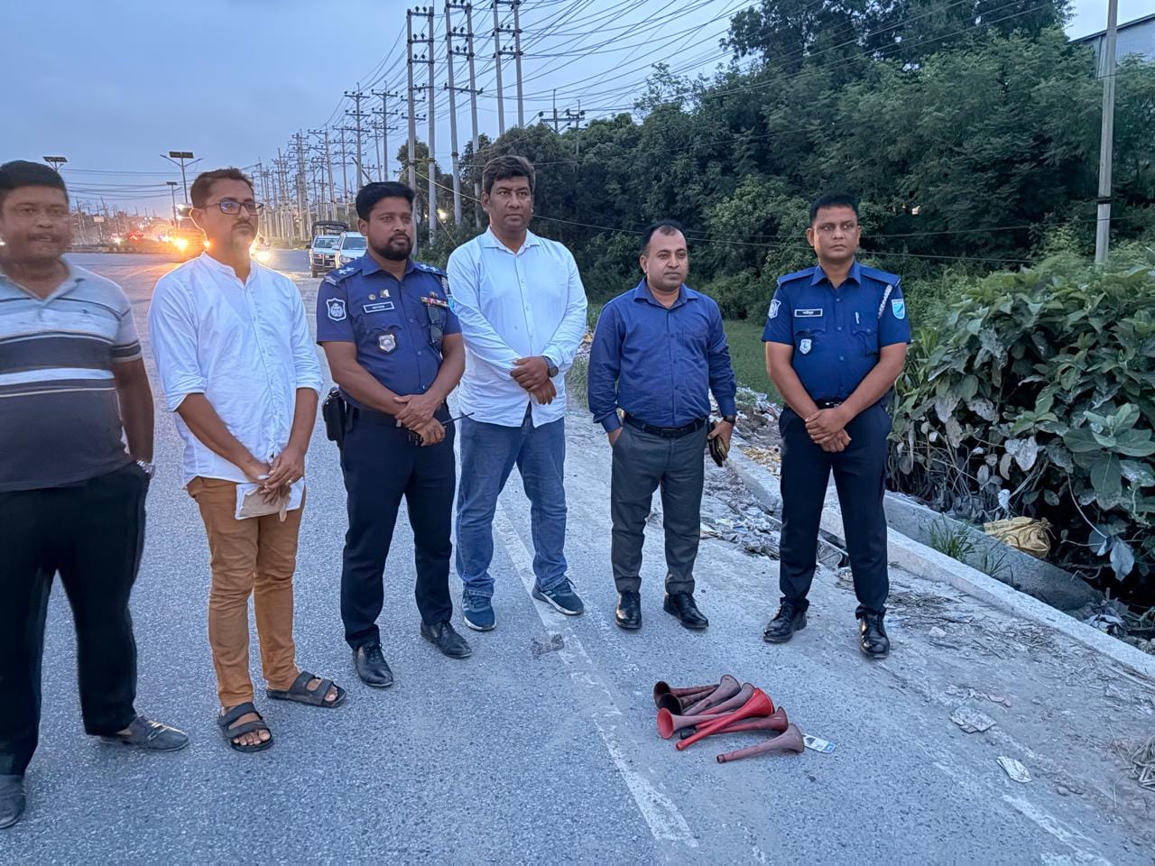 সোনারগাঁয়ে পরিবেশ অধিদপ্তরের অভিযান, ৫ যানবাহনকে জরিমানা