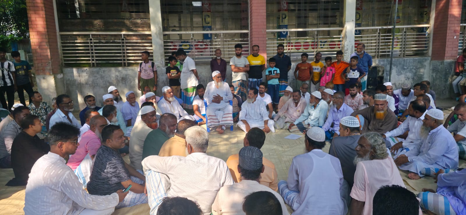 সোনারগাঁয়ে রামগোবিন্দের গাঁও সমাজে মাদকবিরোধী উঠান বৈঠক অনুষ্ঠিত