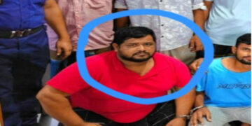 সোনারগাঁয়ে স্বেচ্ছাসেবক লীগ নেতার ভাইকে ছেড়ে ডাব বিক্রেতাকে আটকের অভিযোগ