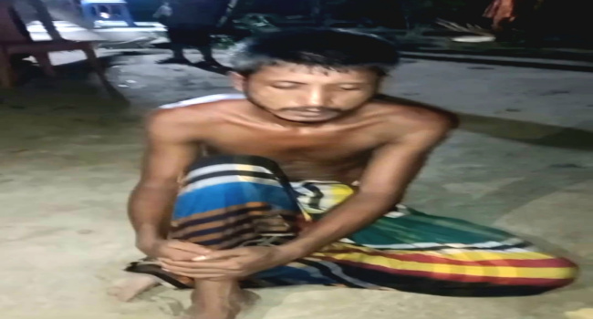 সোনারগাঁয়ে মসজিদে কোরআন অবমাননার অভিযোগে যুবক আটক
